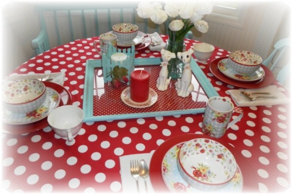 country red tablescape