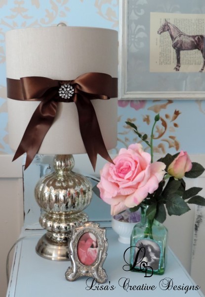 A Quick And Easy Way To Dress Up A Naked Lampshade