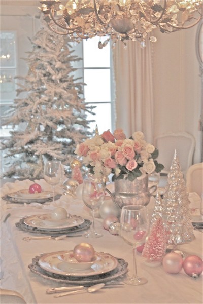 Pink Christmas Tablescape
