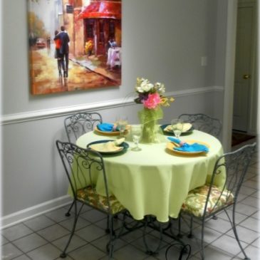 Simple Decorating: Adding Color To a Kitchen and Dining Room