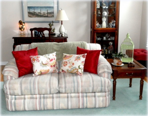 Quick and easy Ways To Update an Old Sofa