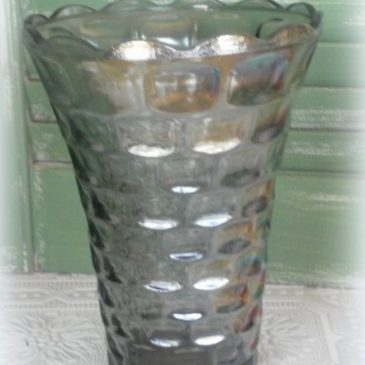 Vintage Colonial Federal Carnival Glass Vase