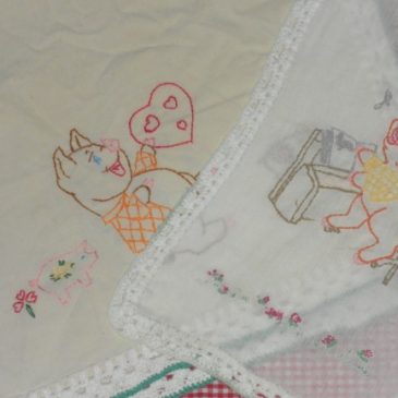 Vintage Embroidered Piggy Table Runner Set