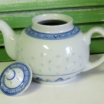 Small Vintage One Cup Tea Pot
