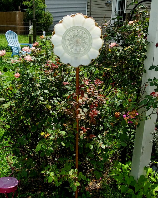 DIY Garden Art Flowers Made From Old Dishes